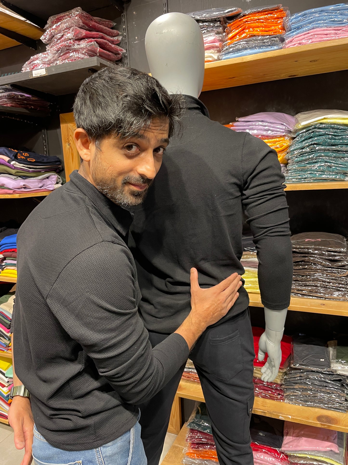Black Collar T-shirt in Popcorn Fabric