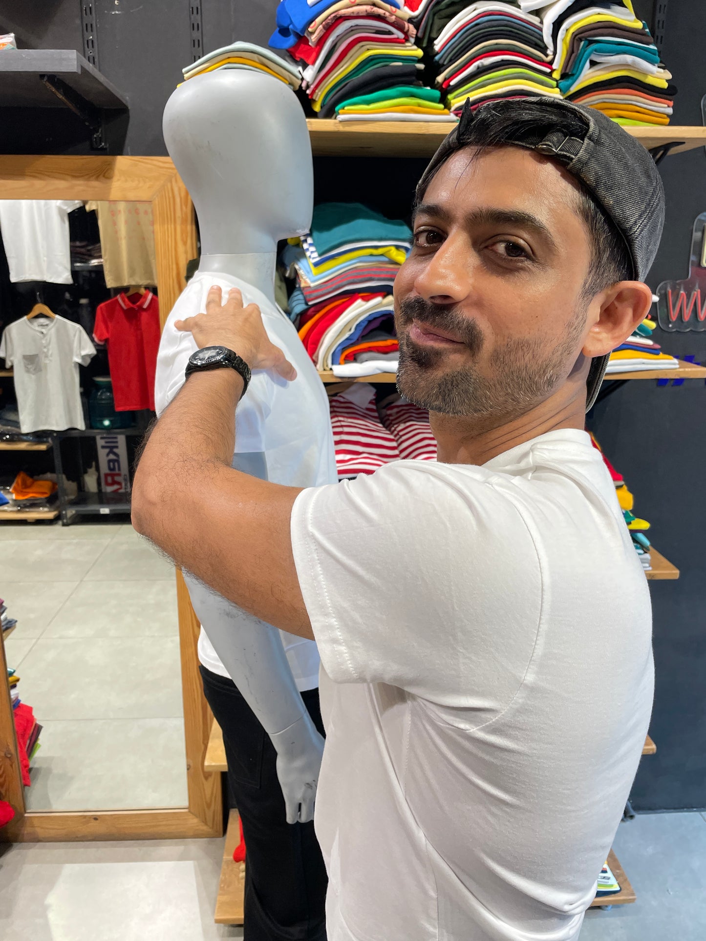 White V Neck Basic Tshirt