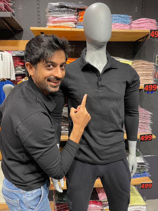 Black Collar T-shirt in Popcorn Fabric