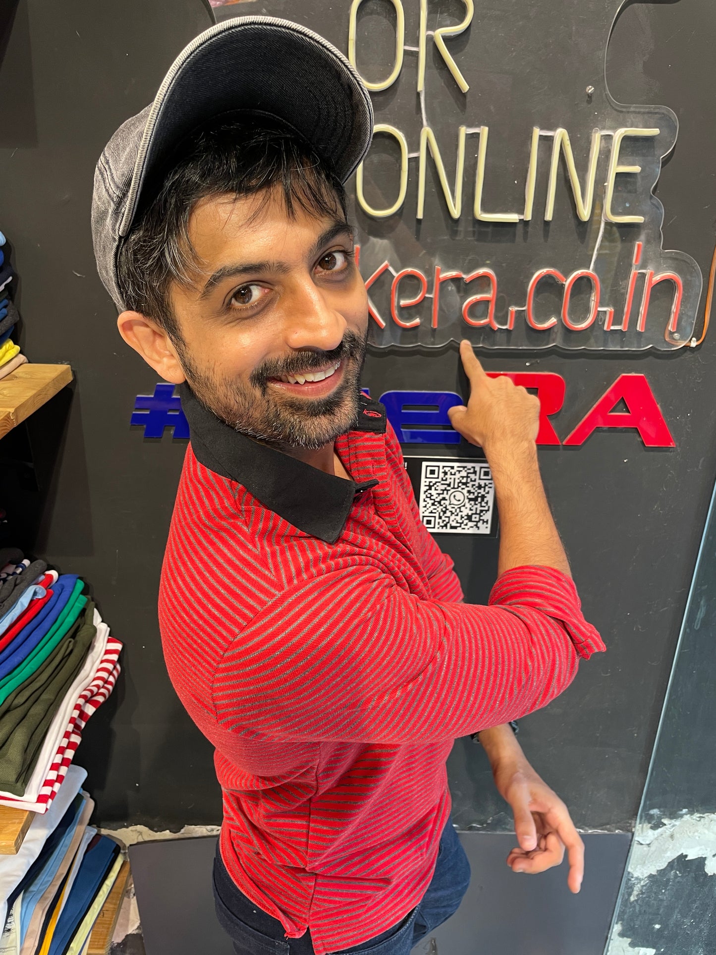 Red / Anthra Striped Tshirt with Contrast Collar
